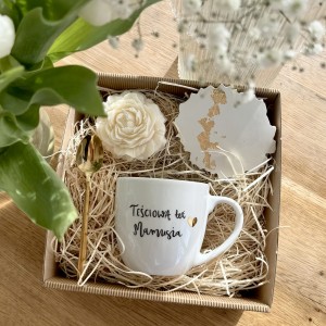 Gotowy Prezent dla teściowej mamy złote serce + piwonia Kubek + podstawka BOX Prezentowy Teściowa też mamusia  podstawka Łyżeczka Prezent na dzień mamy (1) (1)