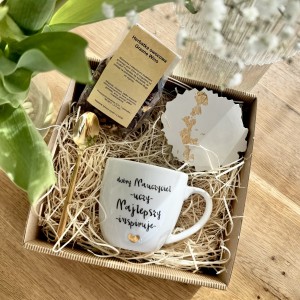 Gotowy Prezent dla nauczyciela Kubek + podstawka BOX Prezentowy kubek Dobry Nauczyciel Uczy, najlepszy inspiruje podstawka Łyżeczka Prezent dla nauczyciela   (1)