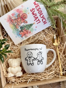 gotowy BOX ŚWIĄTECZNY Prezentowy kubek  POPIERNICZYMY SIĘ Łyżeczka Świeczka Prezent na święta z pierniczkami GRATIS KARTKA BOŻONARODZENIOWA