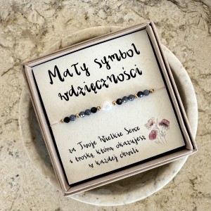 Bransoletka z podziękowaniem – szafir i perła na delikatnej nici | symbol wdzięczności