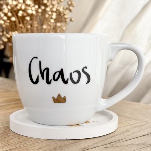 Porcelanowy Kubek z Napisem „Chaos” – Śmieszny Kubek z Humorystycznym Nadrukiem
