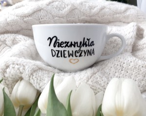 NIEZWYKŁA Dziewczyna -kubek prezent dla przyjaciółki filiżanka pojemność do wyboru
