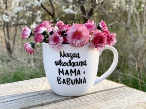 Nasza ukochana mama i babunia Serce  Kubek prezent dla mamy prezent na dzień matki  (1)